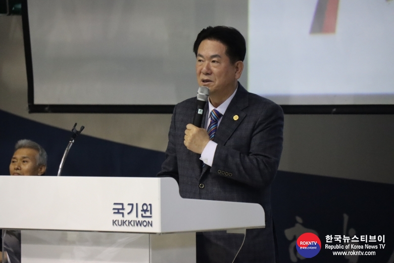 기사 2025.03.05.(수) 2-3 사진 3. 2025년도 국기원 태권도시범단 임명 및 위촉식에서 인사말을 하고 있다. .JPG