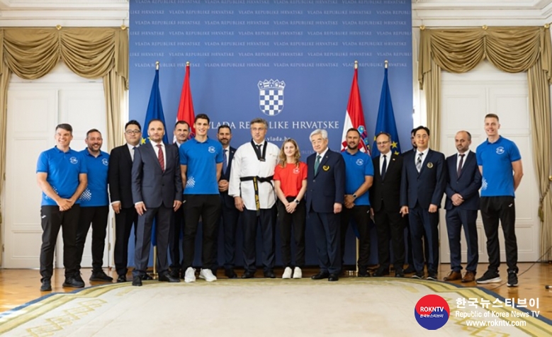 기사 2024.06.12.(수) 2-3 (사진 3) President Choue awards Croatian Prime Minister honorary 8th Dan black belt and recognises St. Catherine Hospital in Zagreb..jpg